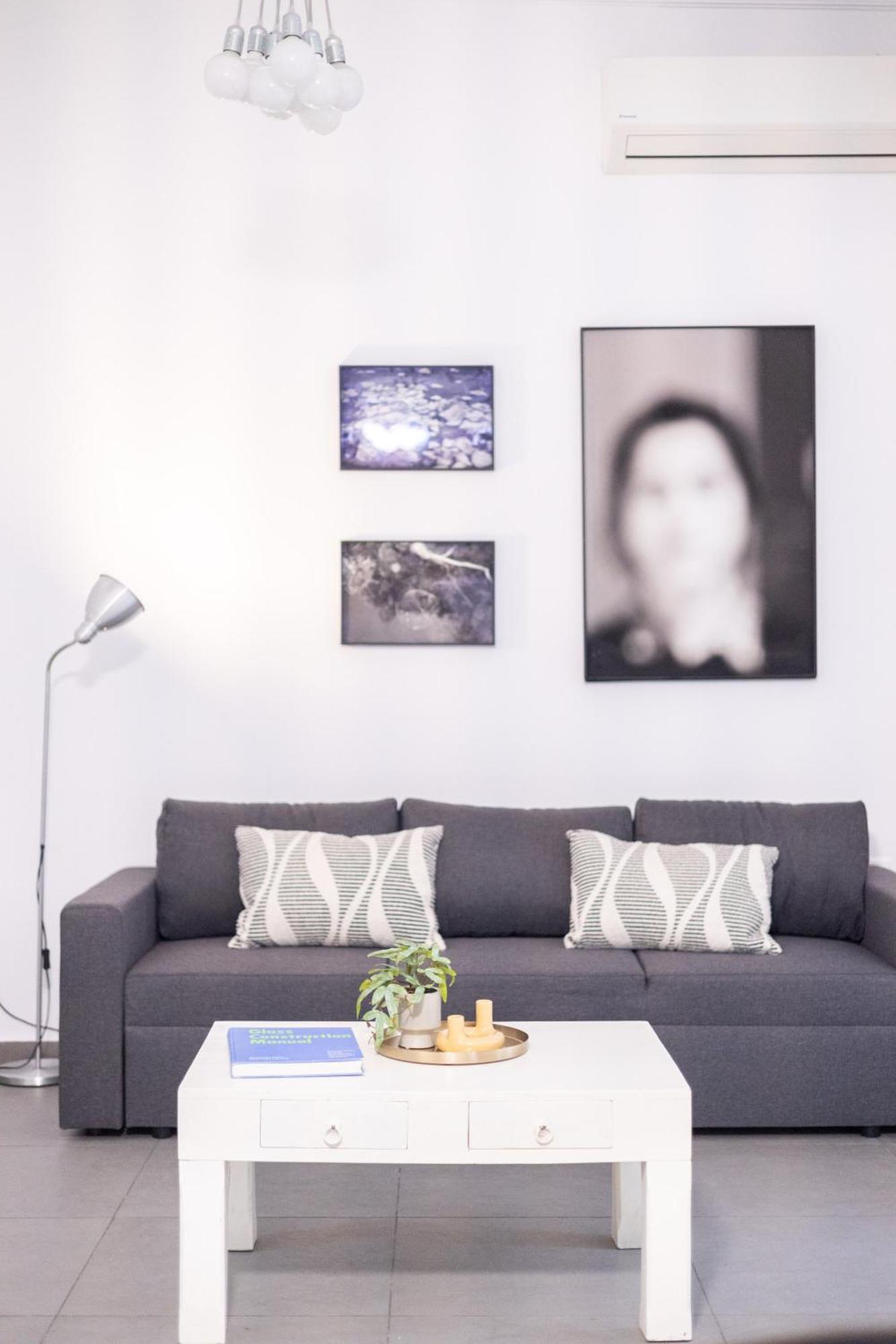 Renovated 5 Bdr House Near Acropolis - New Beds, Terrace & Green Yard Афины Экстерьер фото