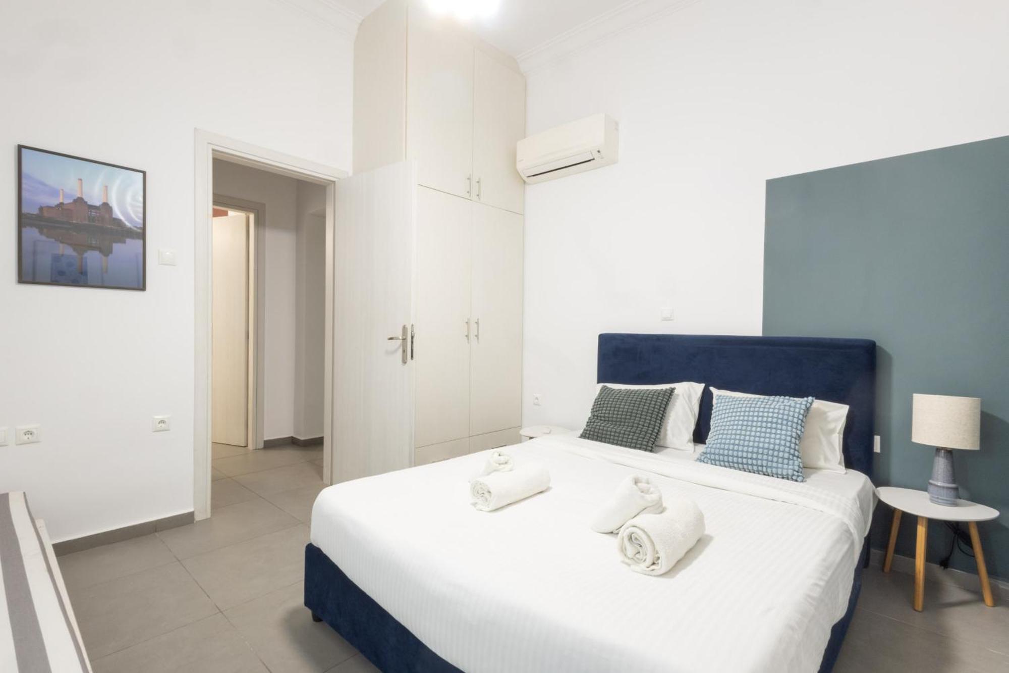 Renovated 5 Bdr House Near Acropolis - New Beds, Terrace & Green Yard Афины Экстерьер фото